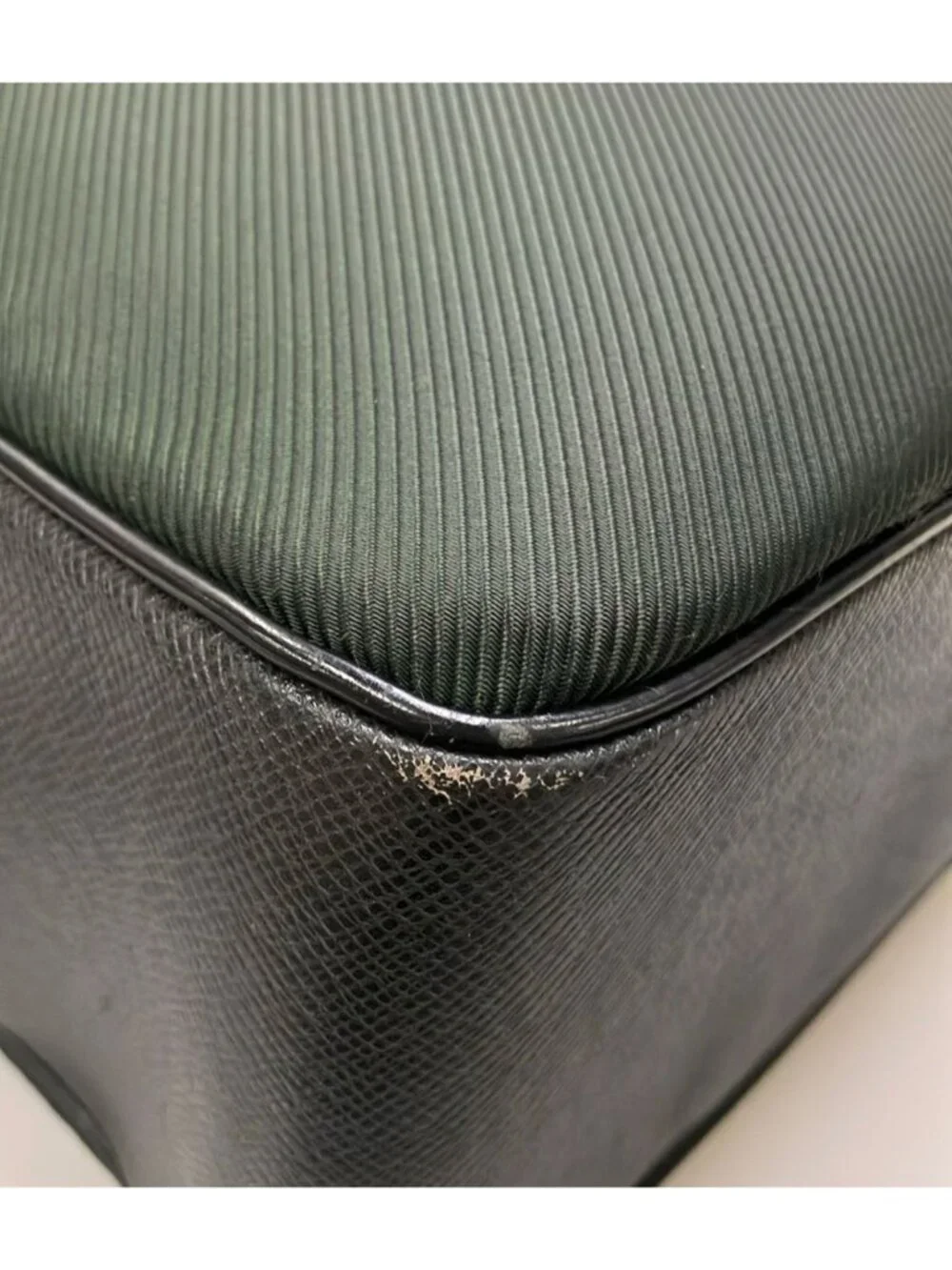 Louis Vuitton Shoulder Bag Crossbody Leather Taiga
